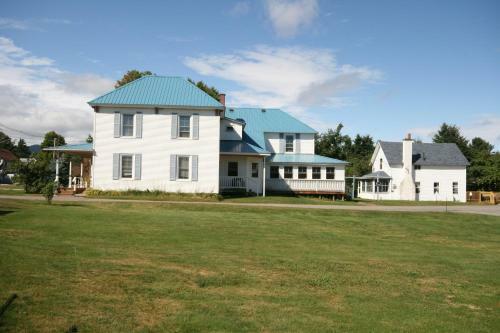 Bed & Breakfast Spruce Lodge Llc