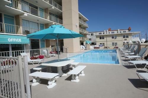 Aquarius Motor Inn