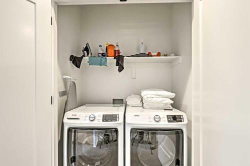 Apartamento Modern And Walkable Escape With Rooftop Mtn Views