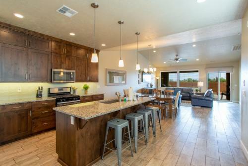 Family-friendly Retreat In Paradise