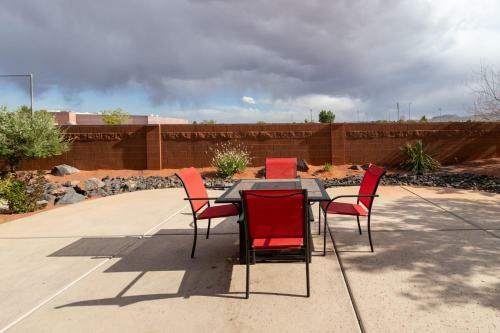 Family-friendly Retreat In Paradise