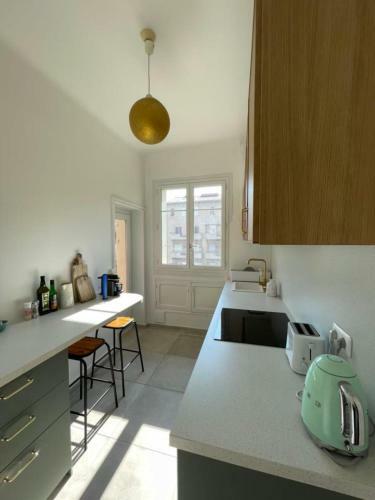 Apartamento Cosy Apt With Balcony Near Palais Longchamp