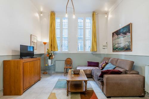 Apartamento T� O Sud: L�on Bourgeois- Duplex Avec Terrasse