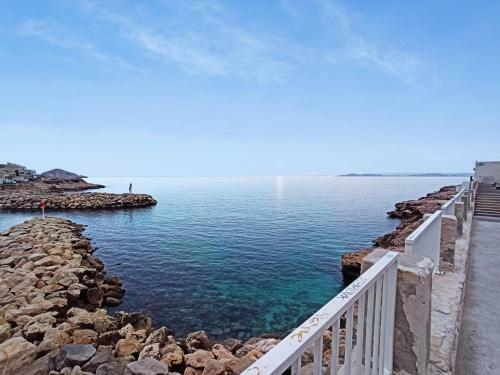 Paradis Des Goudes, Vue Mer Calanques Imprenable