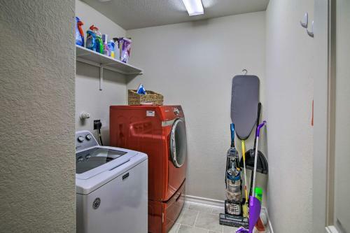 Updated Family Home With Yard 6 Mi To Seaworld