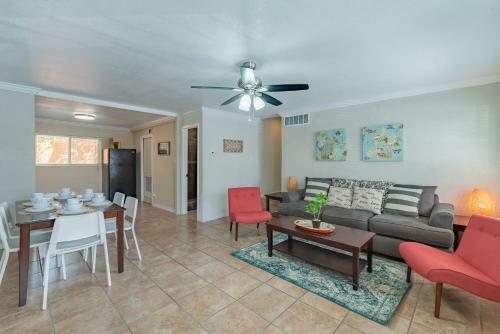 Beautiful Apartment By The Botanical Gardens