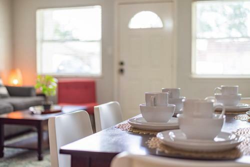 Beautiful Apartment By The Botanical Gardens