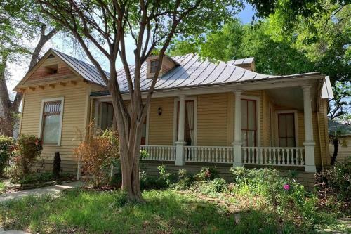 Downtown Antique Rose House