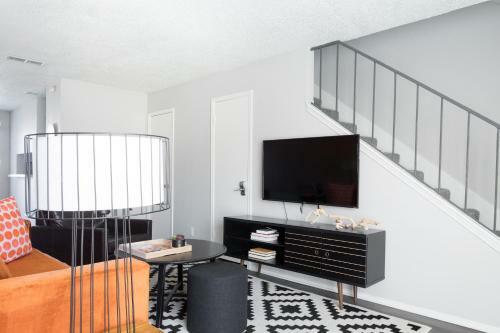 Wanderjaunt - Oak Hills Apartments