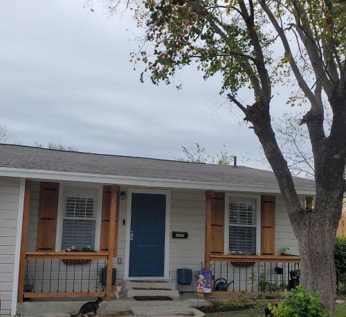 Hostal Conveniently Located San Antonio Getaway