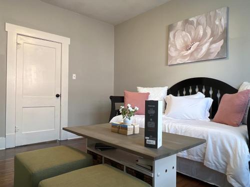 Cozy Downtown Home 2 Miles From Riverwalk Sleeps 7