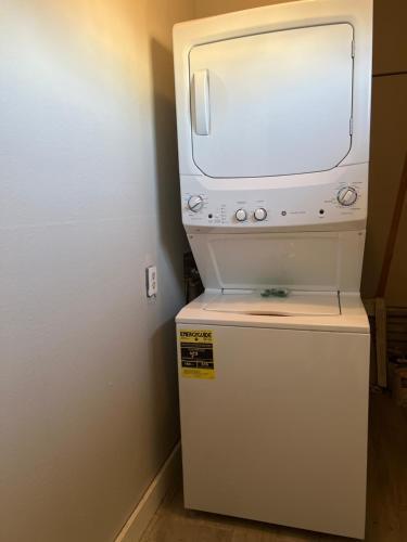 Cozy Downtown Home 2 Miles From Riverwalk Sleeps 7