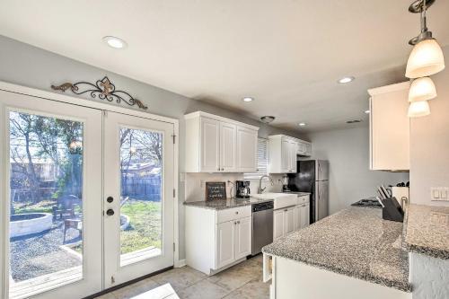 Ideally Located San Antonio Home With Fire Pit!
