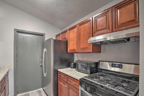 San Antonio Abode With Yard 17 Mi To Downtown!