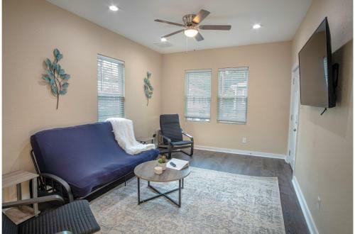 3br2ba Remodeled House Near Downtown