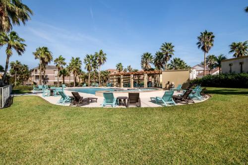 Las Villas Condos #703