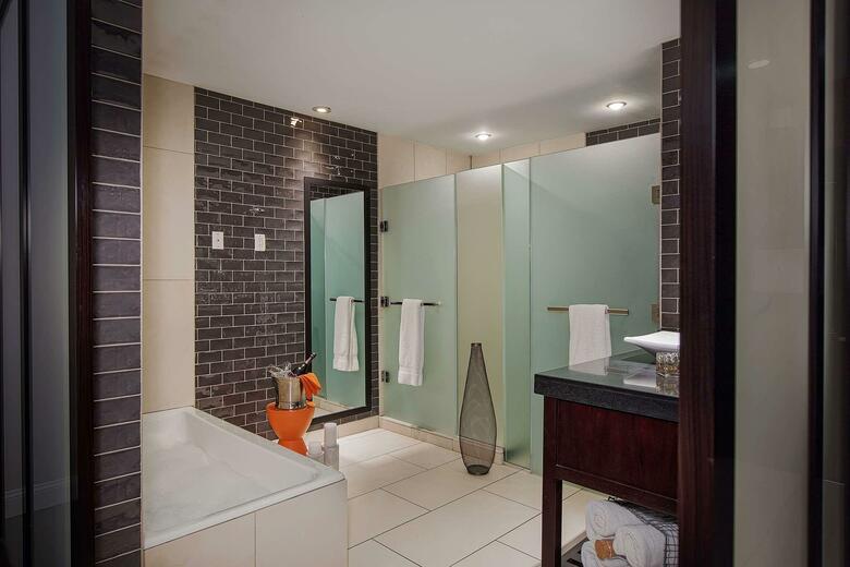 Ravel Hotel