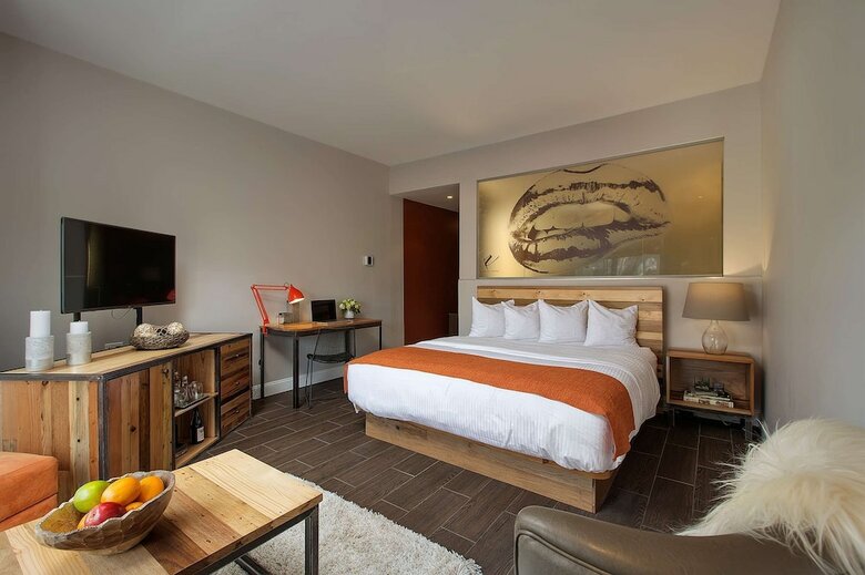 Ravel Hotel