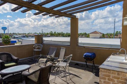 2-level Townhome With Rooftop Patio - Esperanza Villas 4