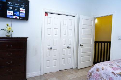 Two-level Townhome A With Private Pool - Esperanza Villas 1