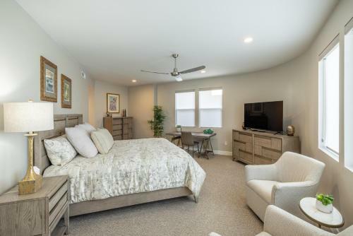 Around The World At The Ledges