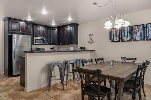 Rim Village Vista -unit 11-a4