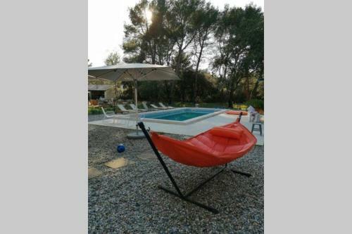 G�te Dans Les Pins Avec Piscine