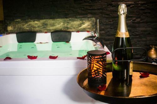 Love Suites & Spa "le Loft" Avec Jacuzzi Privatif