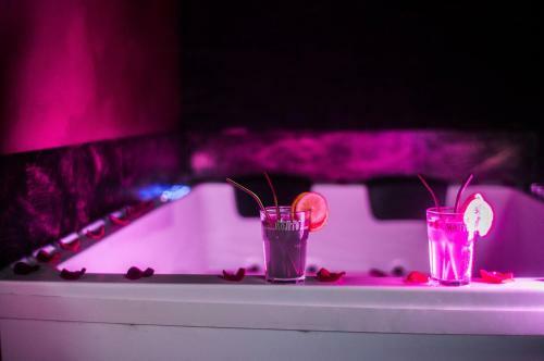 Love Suites & Spa "le Loft" Avec Jacuzzi Privatif