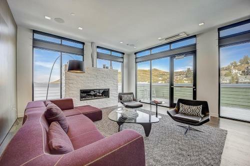 Coopers Collection 46 - The Penthouse At Parkite