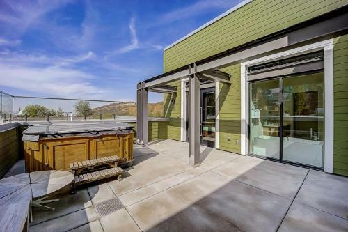 Coopers Collection 46 - The Penthouse At Parkite