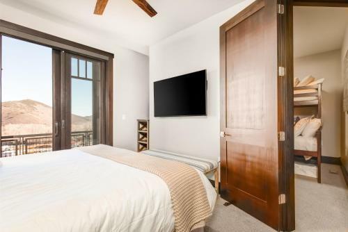 Blackstone Luxury In The Canyons