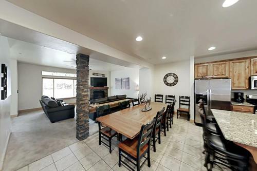Oslo Lane Ski Townhouse