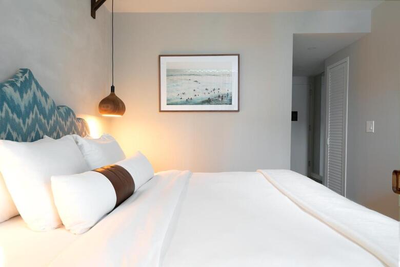 Mccarren Hotel & Pool, Chelsea Hotels