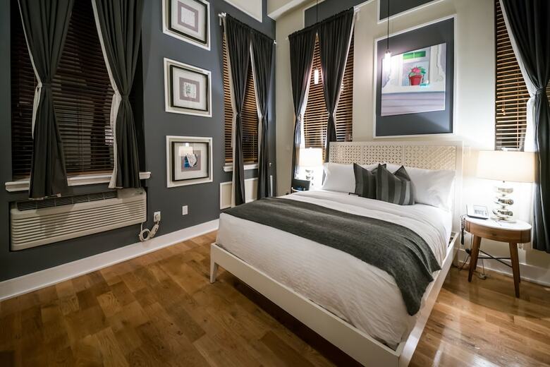 Henry Norman Hotel