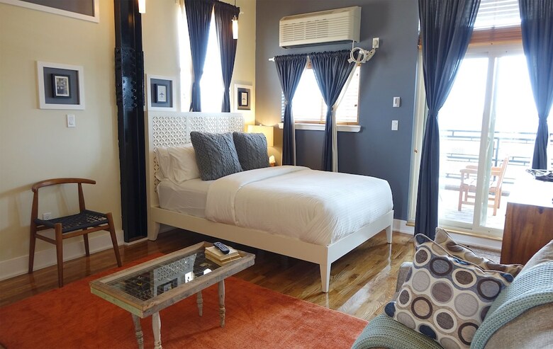 Henry Norman Hotel