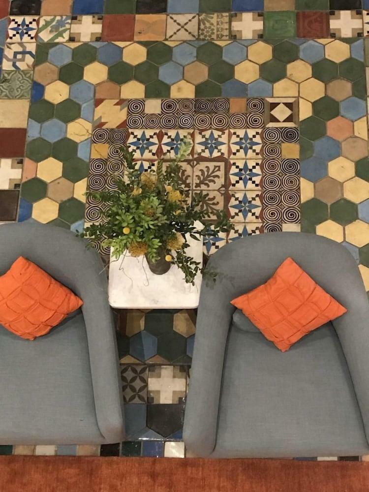 Henry Norman Hotel