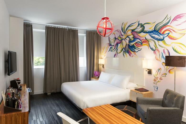 Nu Hotel