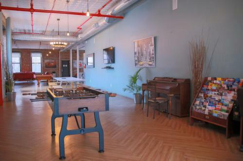 B Hotel & Hostel