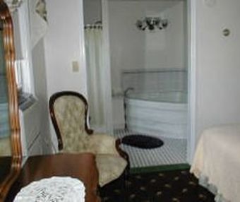 Bed & Breakfast Holly Beach Hotel