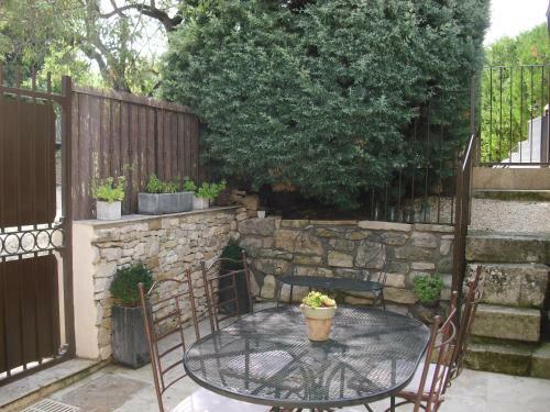 G�te de Charme Piscine Et Spa En Provence