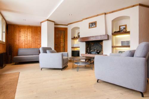Authentic 2br Apartment 500m From City Center