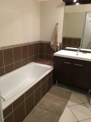 Apartamento Appartement Tout �quip� Hyper Centre Proche Stade Ol Et Eurexpo