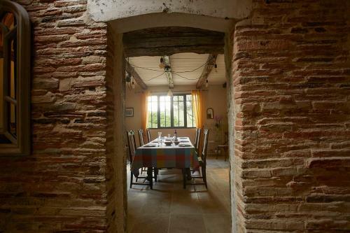 Manor House La Tour D'arm�ne