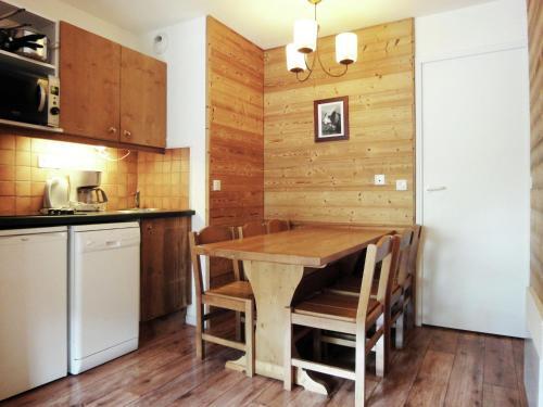 Comfortable Apartment Located In Meribel With Balcony
