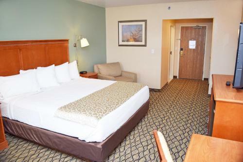 Beachfront Hotel Houghton Lake