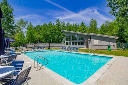 Apartamento Walk To Mt. Snow-spa-pool-fireplace