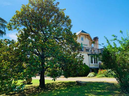 Hostal Domaine Des Ondes