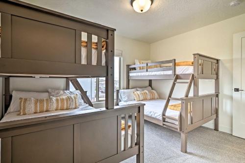 Calming Townhome With Hot Tub Near St George!