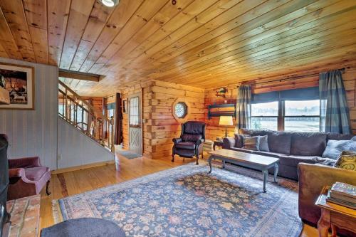 Jacksonville Cabin With Wraparound Deck And Views